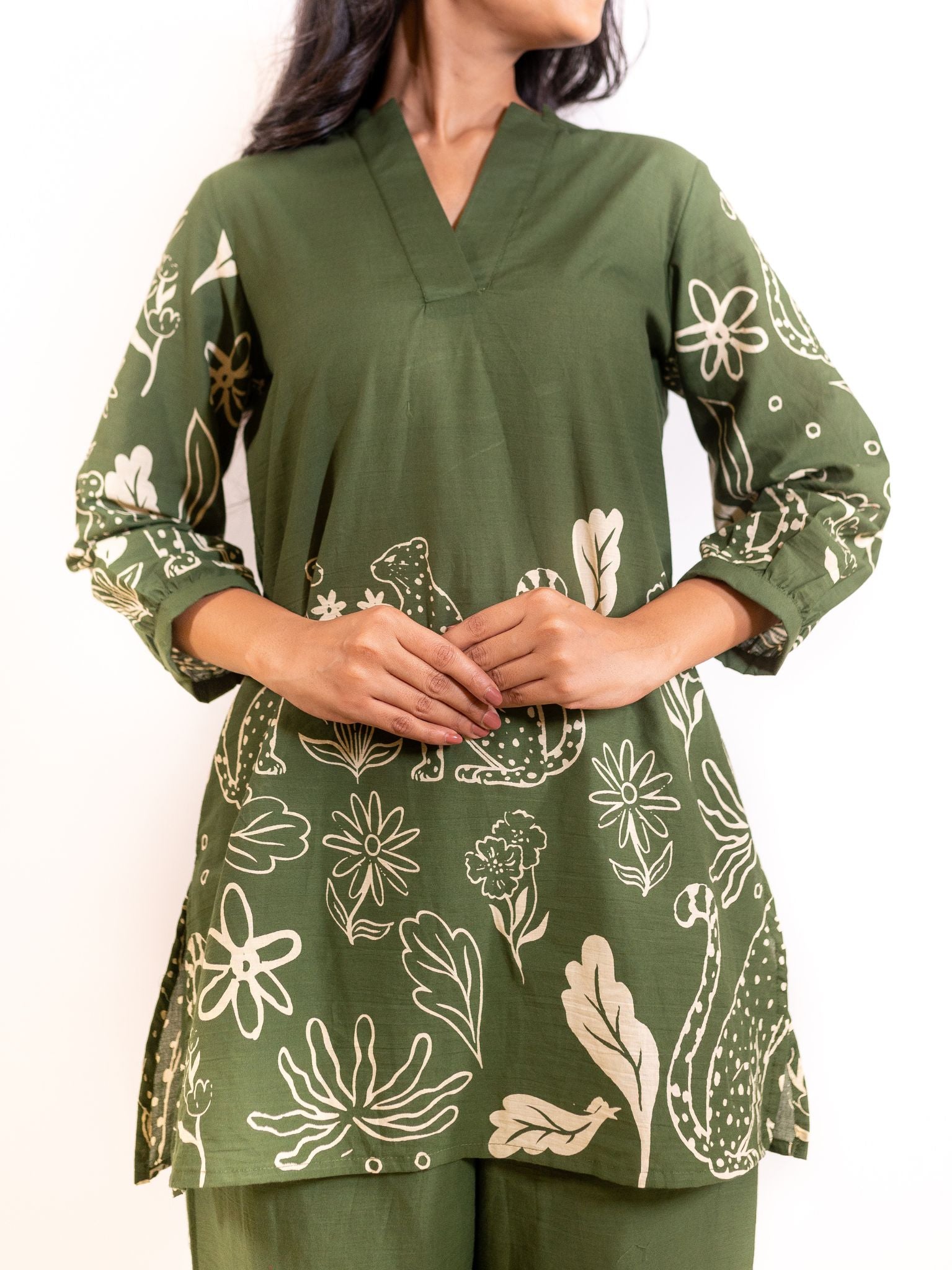 Green Gati Co-ord Set with Peacock and Floral Motifs