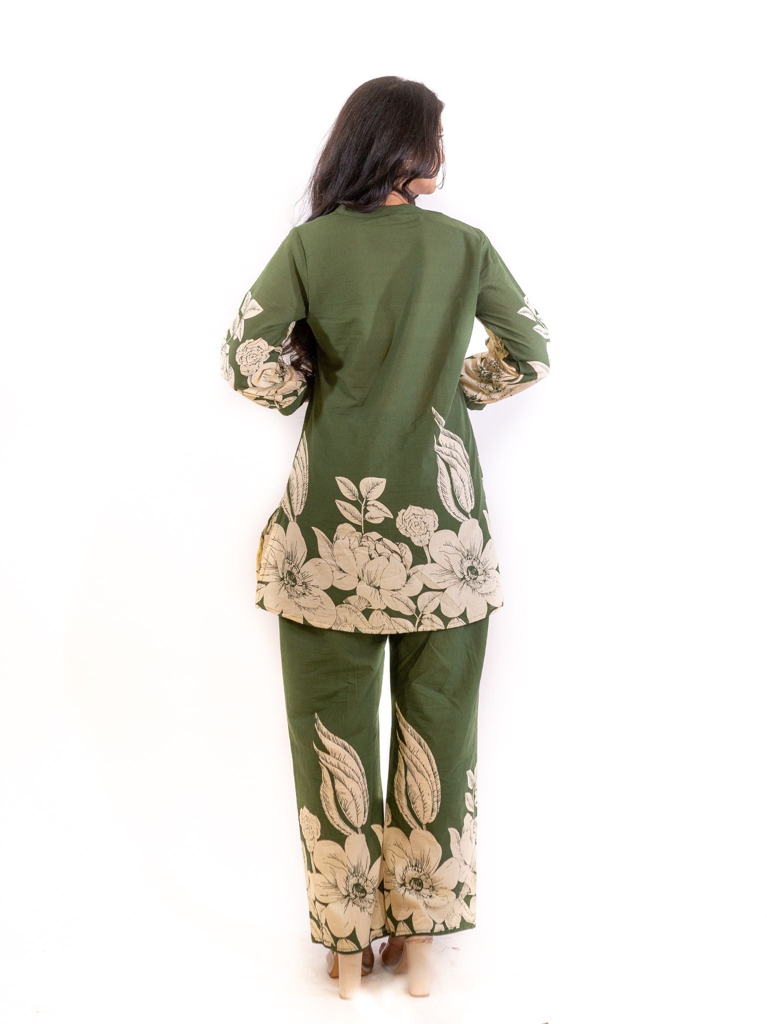 Green Gulzar Co-ord Set with Elegant Floral Accents