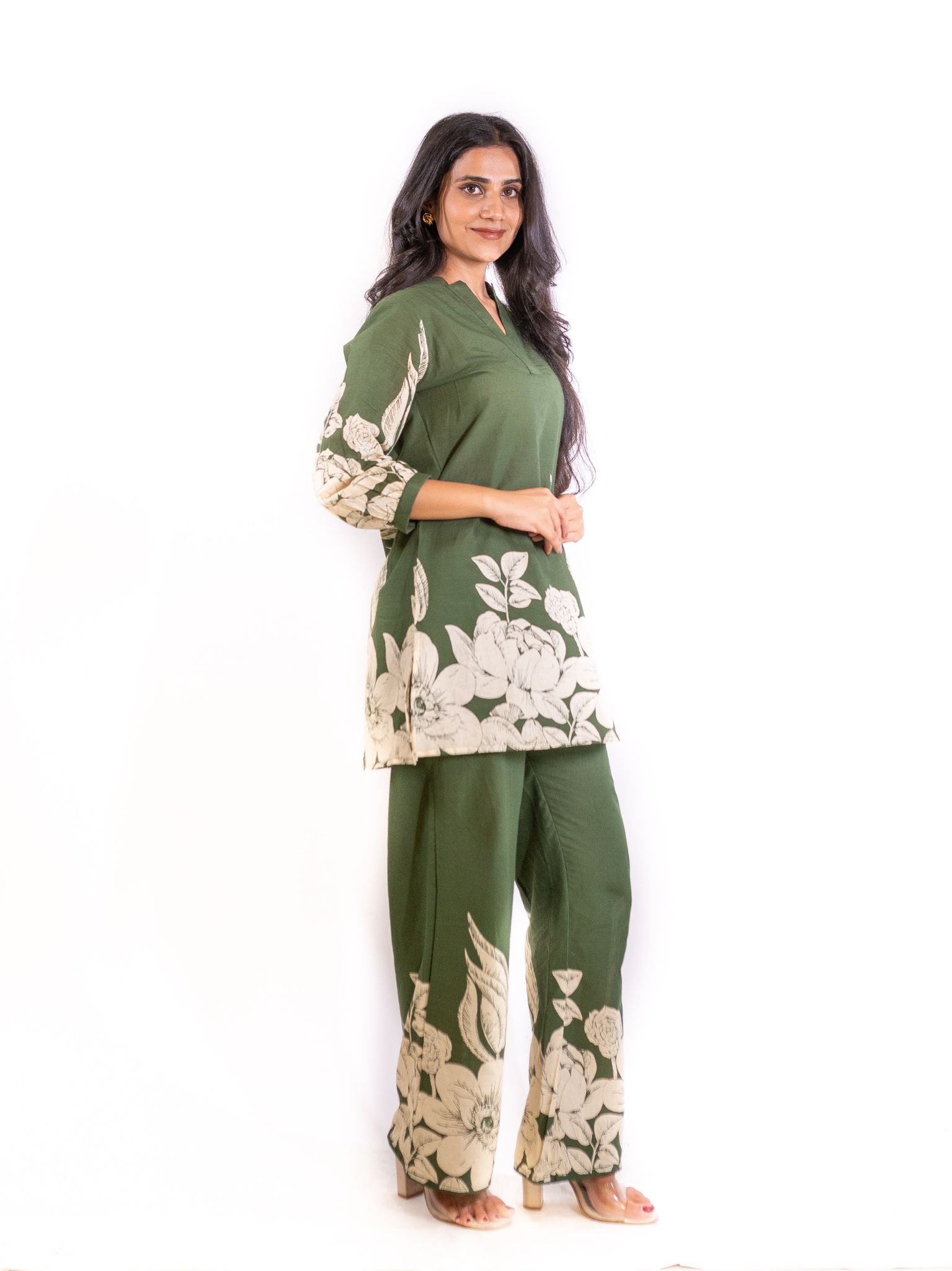 Green Gulzar Co-ord Set with Elegant Floral Accents