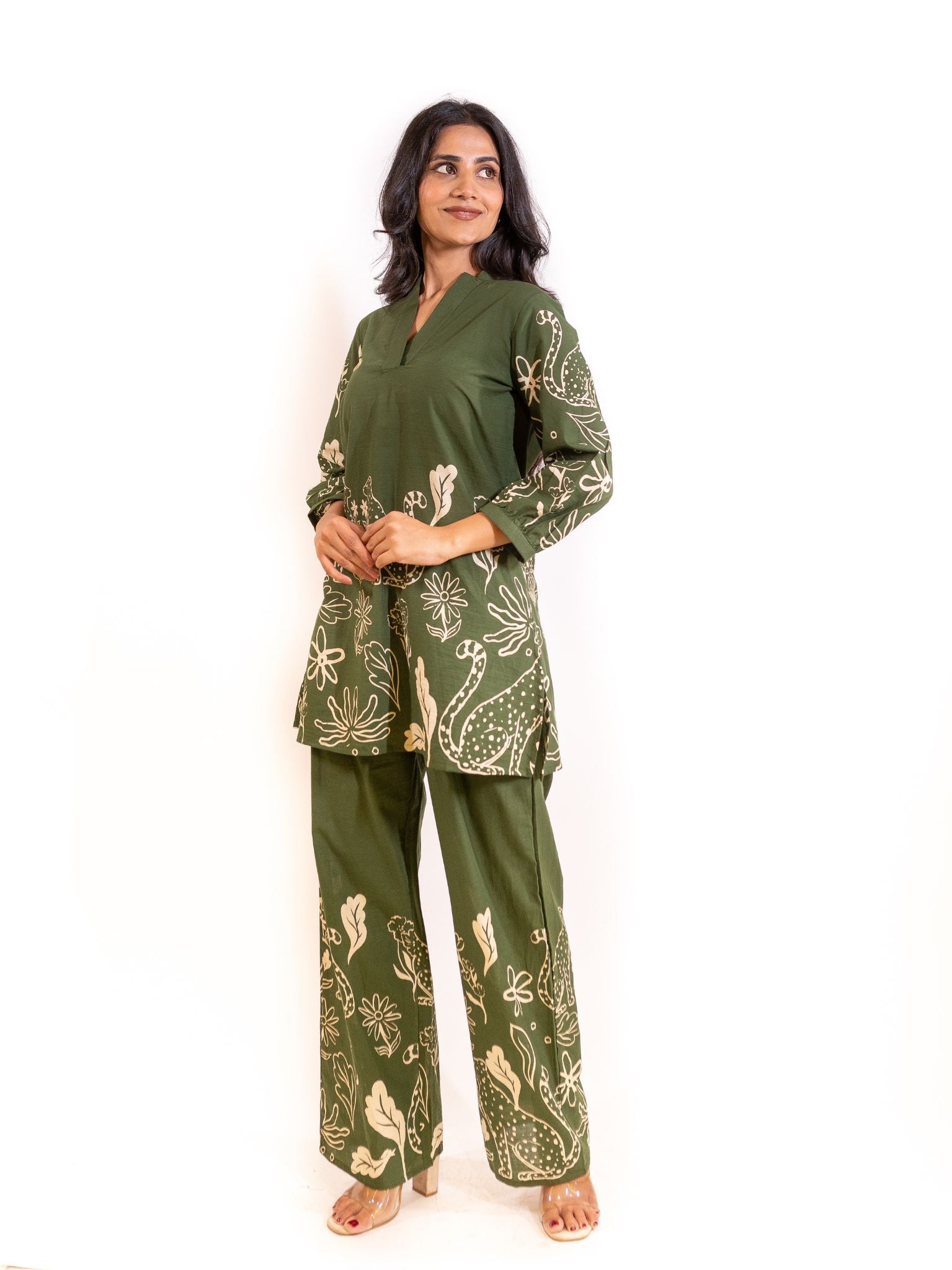 Green Gati Co-ord Set with Peacock and Floral Motifs