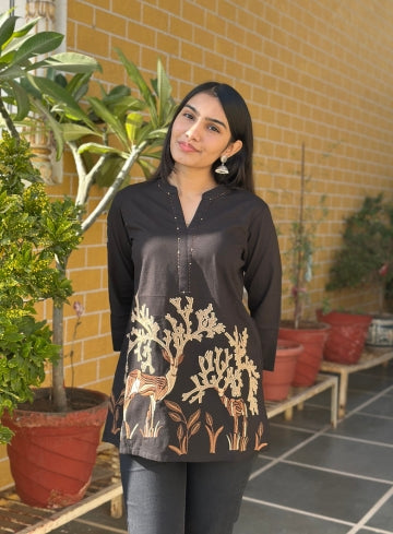 Black Cotton Flex Kurti With Elegant Beige Nature Print