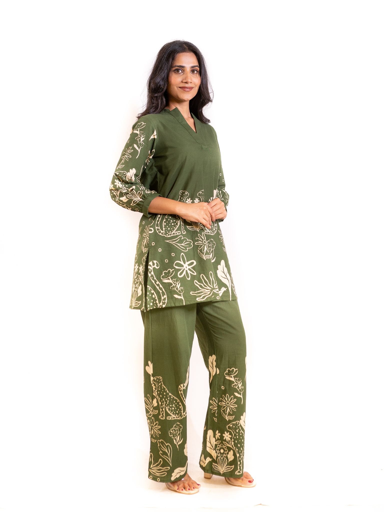 Green Gati Co-ord Set with Peacock and Floral Motifs