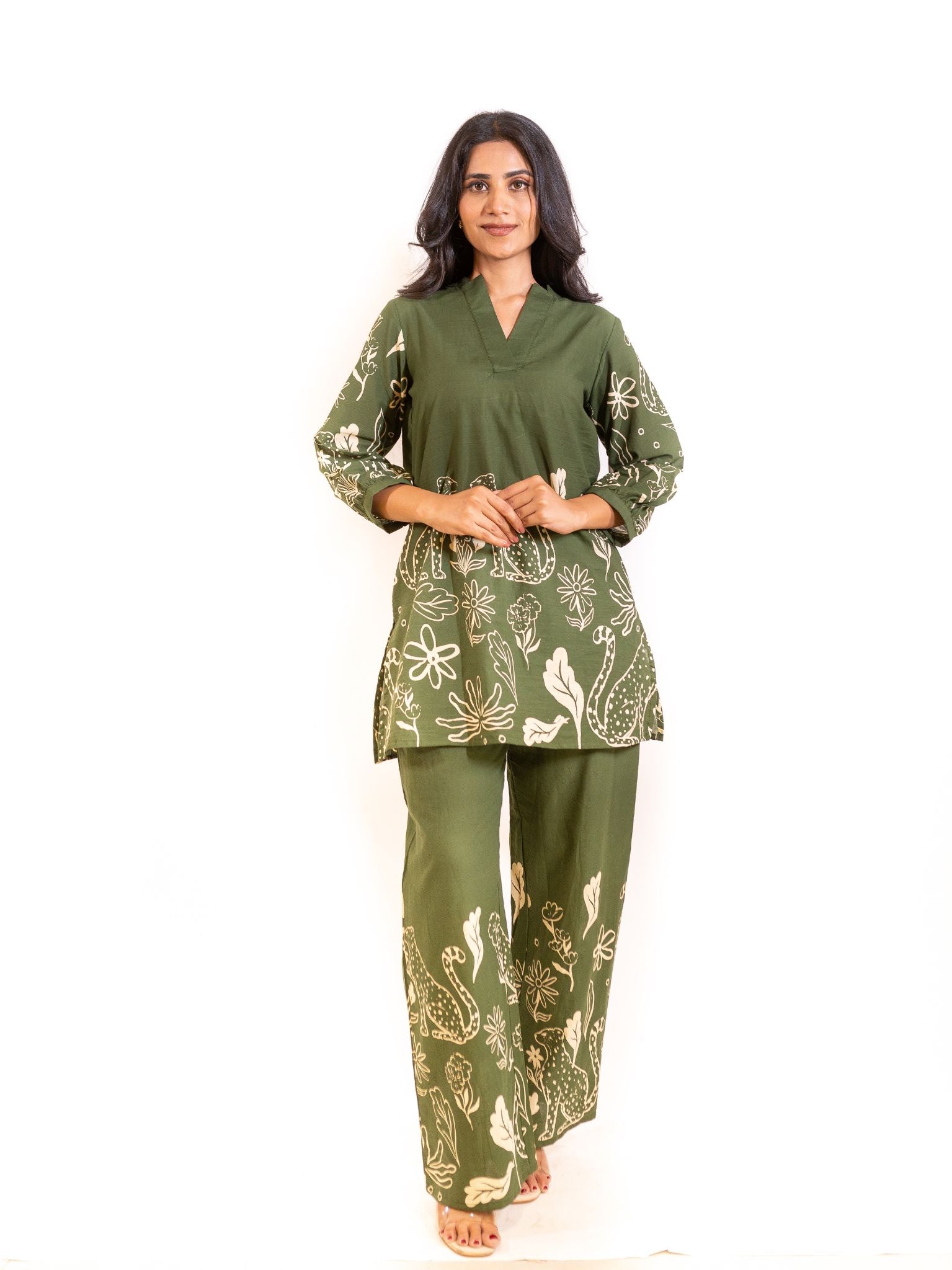 Green Gati Co-ord Set with Peacock and Floral Motifs