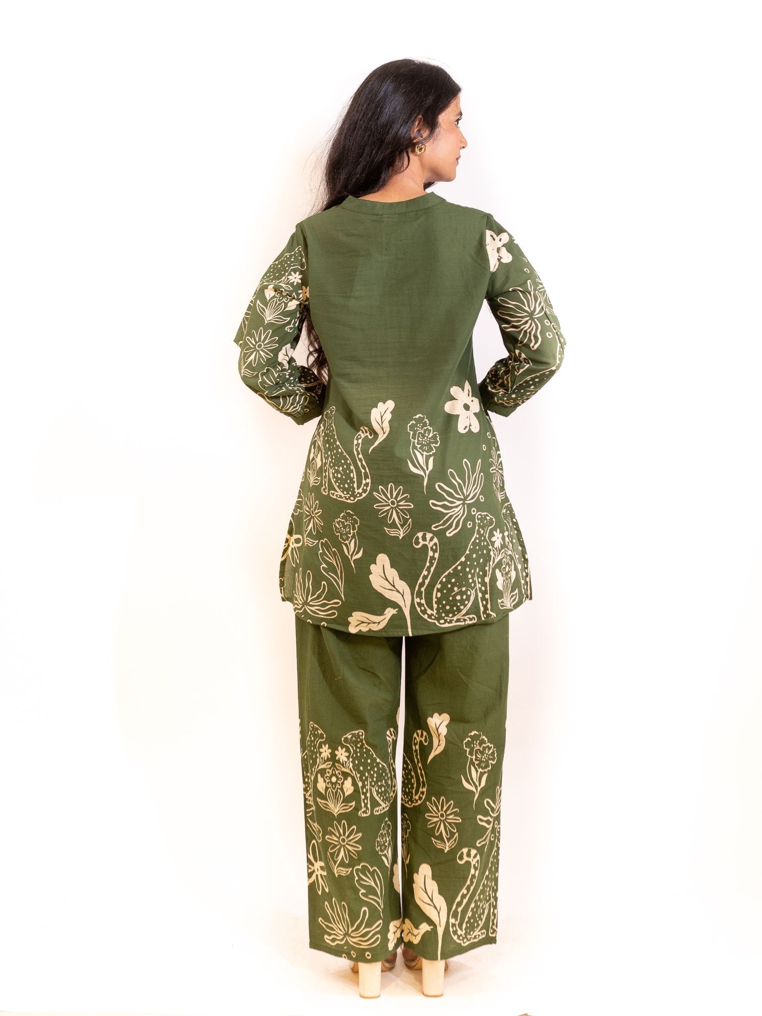 Green Gati Co-ord Set with Peacock and Floral Motifs
